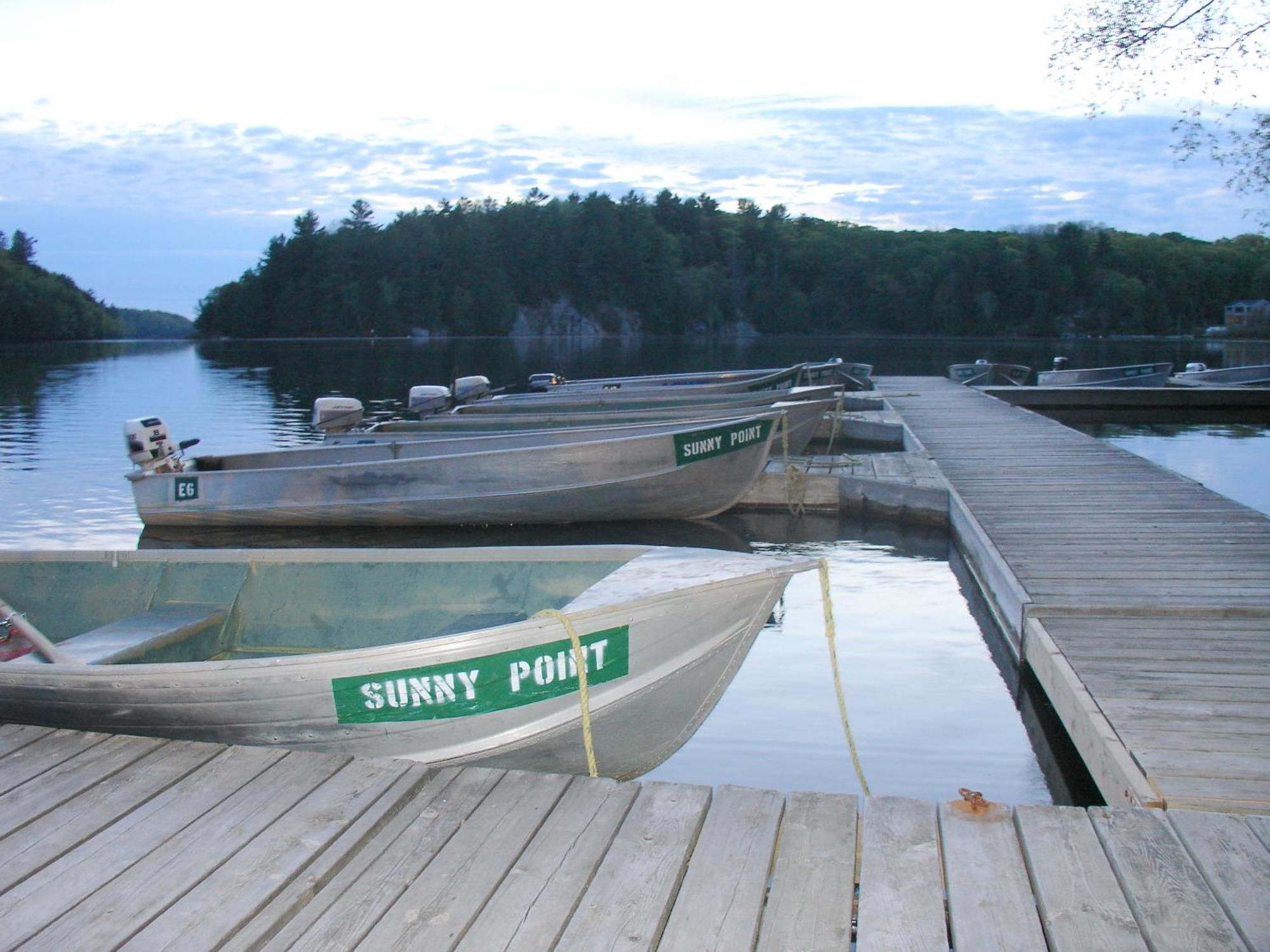 Sunny Point Resort Otter Lake Exterior photo